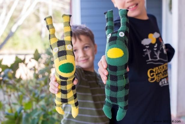 How to make easy to sew sock toys