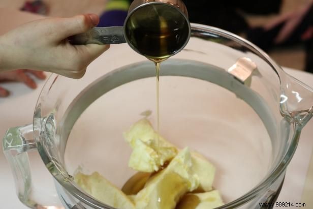 How to Make Delicious Maple Honey Butter