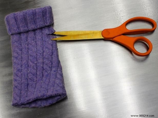 How to make fingerless gloves from an old sweater