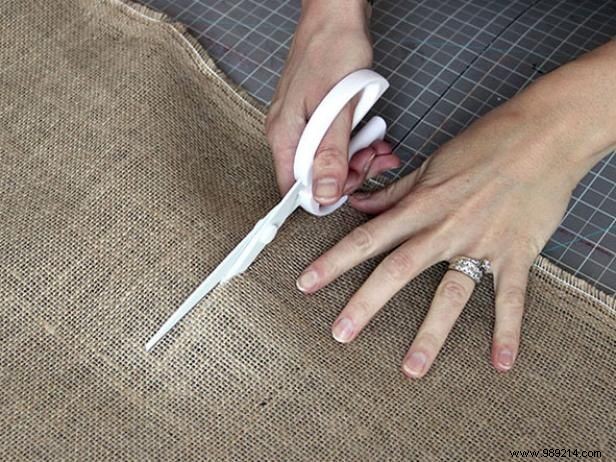 How to make embroidered burlap tablecloths