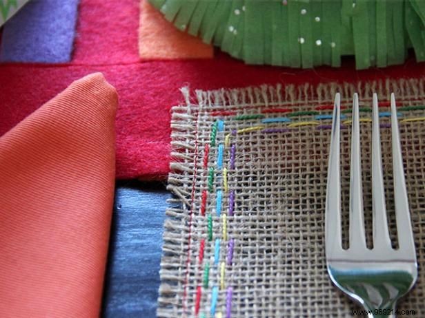 How to make embroidered burlap tablecloths
