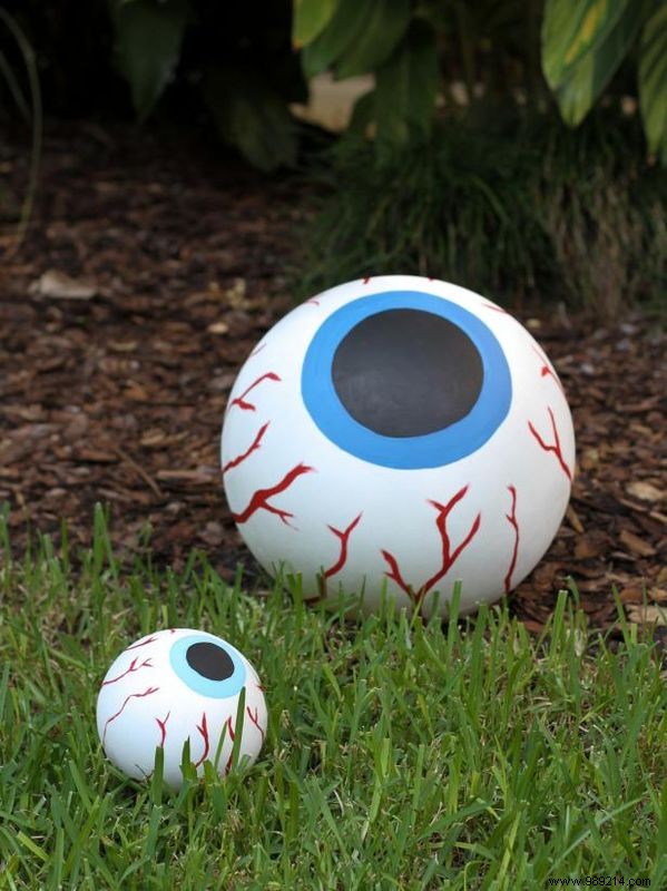 How to Make a Giant Halloween Decoration With Bloodshot Eyes 