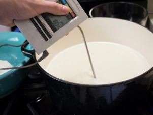How to make fresh mozzarella 