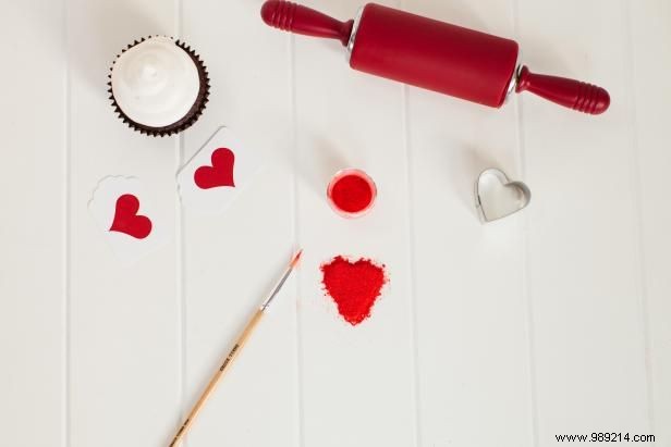 How to make glitter fondant hearts for Valentine s Day cupcakes 