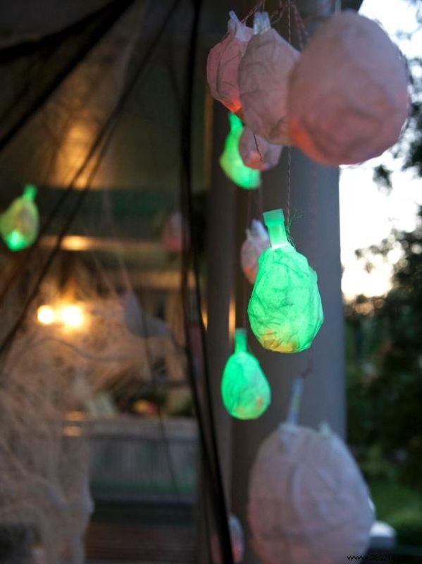 How to make glowing Halloween light pods 
