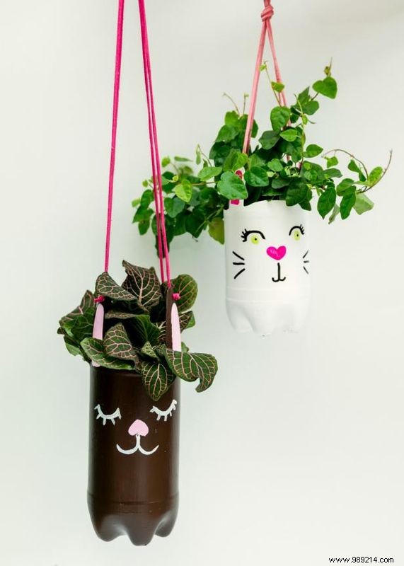 How to make hanging planters from recycled bottles 