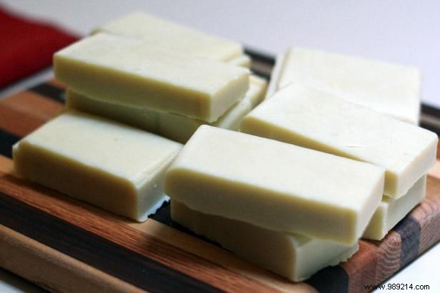 How to make moisturizing olive soap with coconut oil