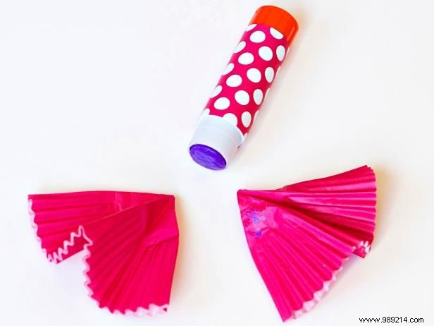 How to make paper flowers using cupcake liners