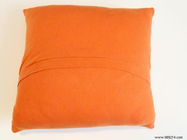 How to make throw pillows from old t-shirts
