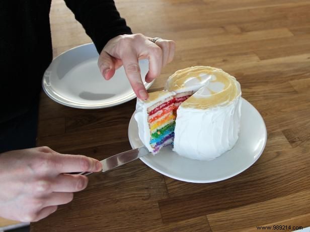 How to make the easiest rainbow cake ever