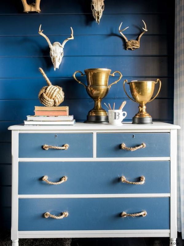 How to paint a nautical dresser