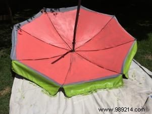 How to paint a watermelon pattern on an outdoor umbrella