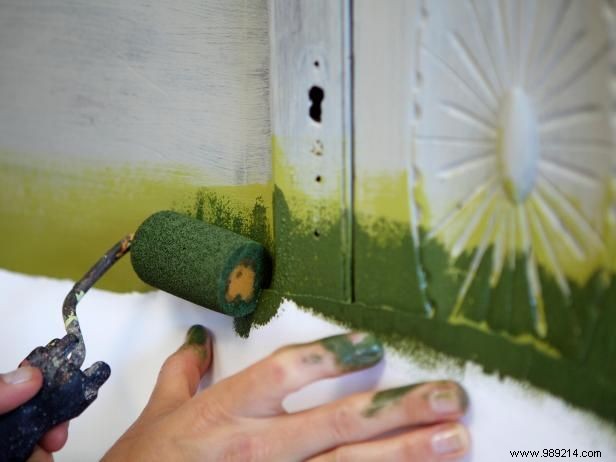 How to paint a Trompe Loeil landscape on a chest of drawers