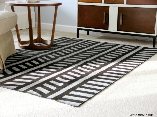 How to paint a patterned rug