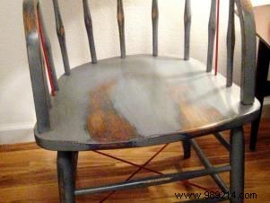 How to paint wooden furniture with an aged look