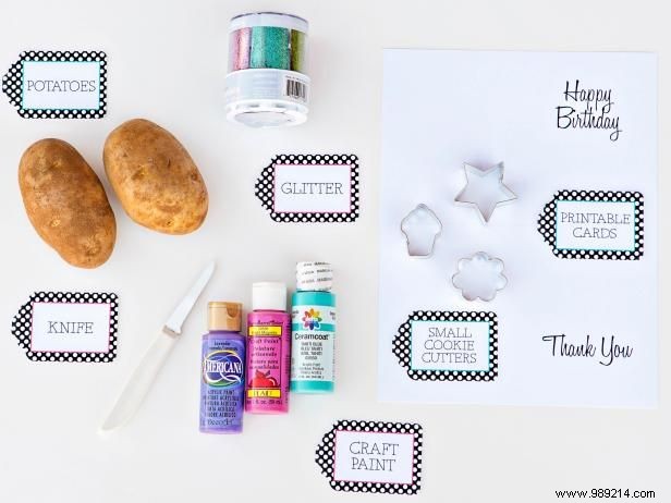 How to use a potato to make greeting cards
