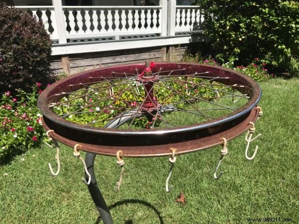 How to recycle an old bicycle wheel into a whirlpool