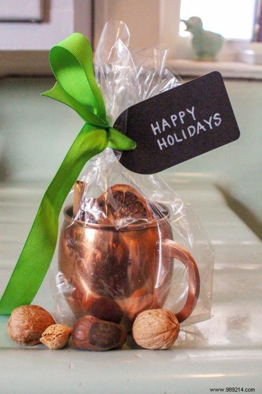 Perfume your home with DIY holiday potpourri