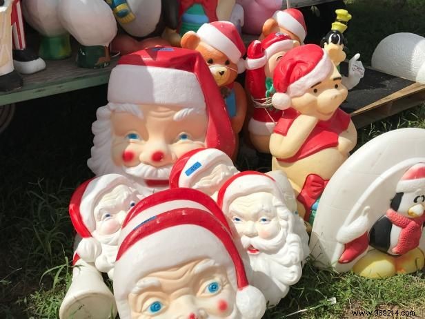 Pro tips for collecting vintage Christmas decorations